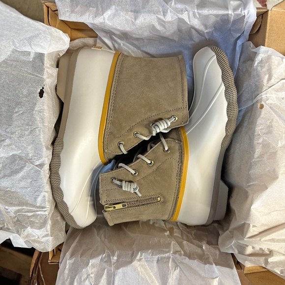 Sperry Women's Saltwater Rain Boot - Ivory - Picture 8 of 9